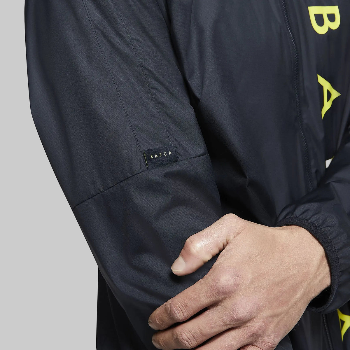 NIKE FC BARCELONA CHAMARRA LIGERA ALL WEATHER 2020 8