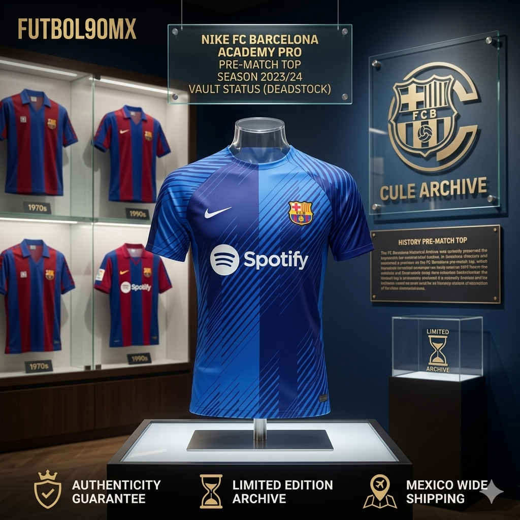Presentación de archivo del Jersey Barcelona 2023/24 en exhibidor de lujo de Futbol90mx Historical Archive Boutique. 9