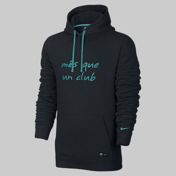 Vista frontal de la Sudadera con gorra Nike FC Barcelona Core 2016/17 (Ref. 810248-014) en color negro con el lema "Més que un club" en turquesa en la Historical Archive Boutique de Futbol90MX