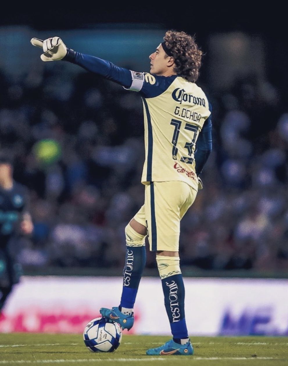 NIKE GUILLERMO OCHOA CLUB AMERICA ADV VAPOR MATCH JERSEY DE CASA 2021/22 8