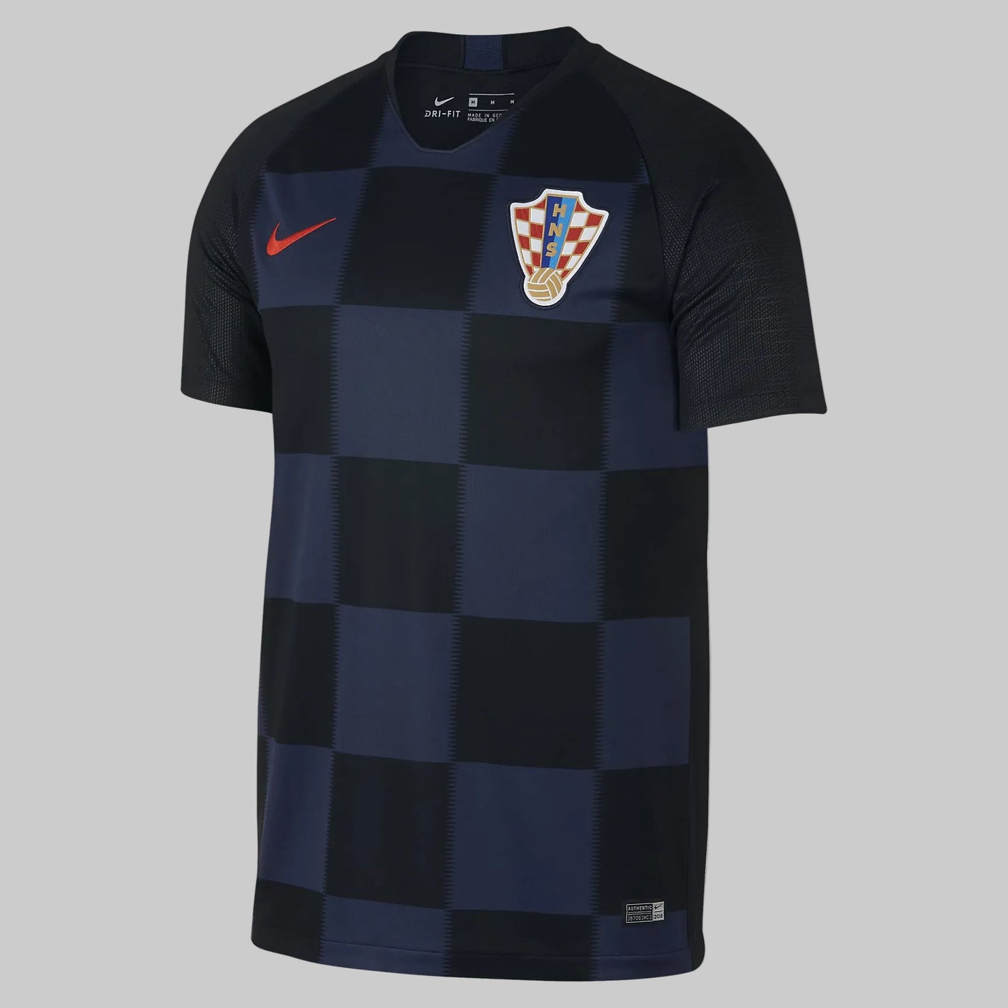 Vista frontal del Jersey Nike de Croacia Visita para El Mundial 2018, tipografia oficial de Rakitic 7, stock Futbol90MX