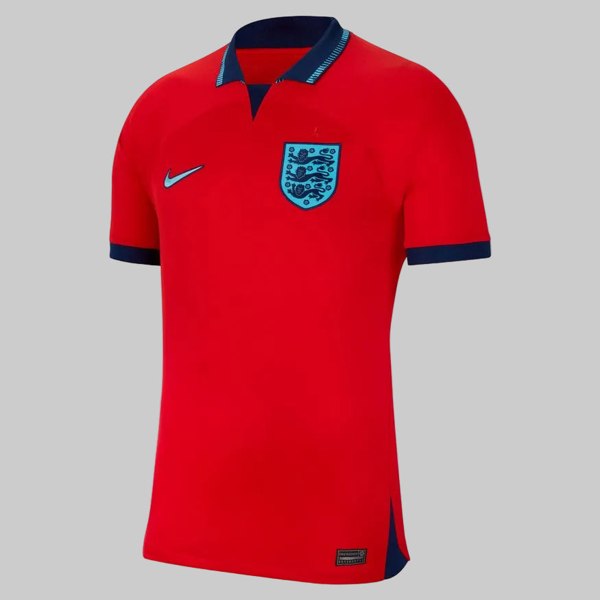 Detalle frontal del jersey Nike de visitante Inglaterra Mundial 2022, edición jugador Jude Bellingham. Condición Deadstock 10/10 en Futbol90MX