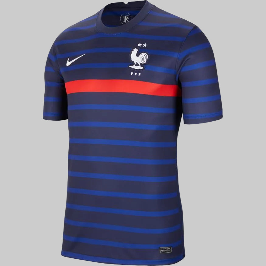 Jersey de local con Personalización oficial blanca MBAPPÉ 10 en tipografía de alta definición de Francia.