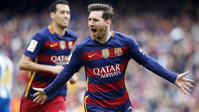 Lionel Messi celebrando gol en LaLiga con el jersey Nike FC Barcelona Authentic Match de casa 2015/16 en Futbol90MX