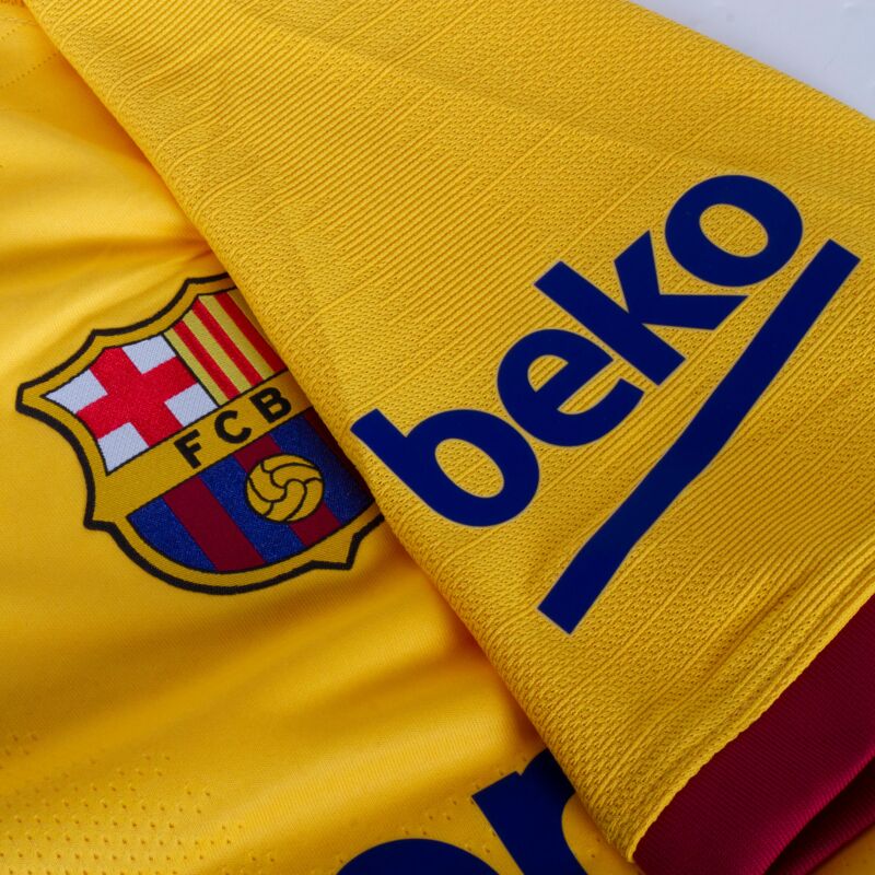 Parche oficial Beko en la manga del jersey de juego Barcelona 2019-20.
