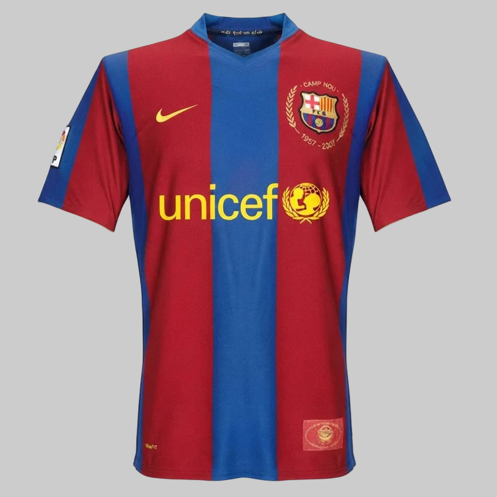 Vista frontal del jersey Nike Lionel Messi FC Barcelona de casa 2007/08 (Ref. 237741-655) conmemorativo del 50 Aniversario del Camp Nou, stock Futbol90MX