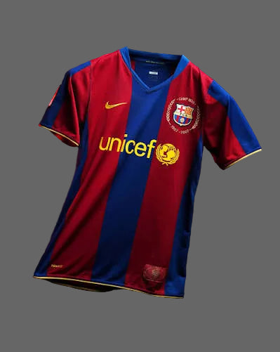 Perspectiva angulada del jersey Nike FC Barcelona de casa 2007/08 de Messi (Ref. 237741-655) conmemorativo del 50 Aniversario del Camp Nou en Futbol90MX