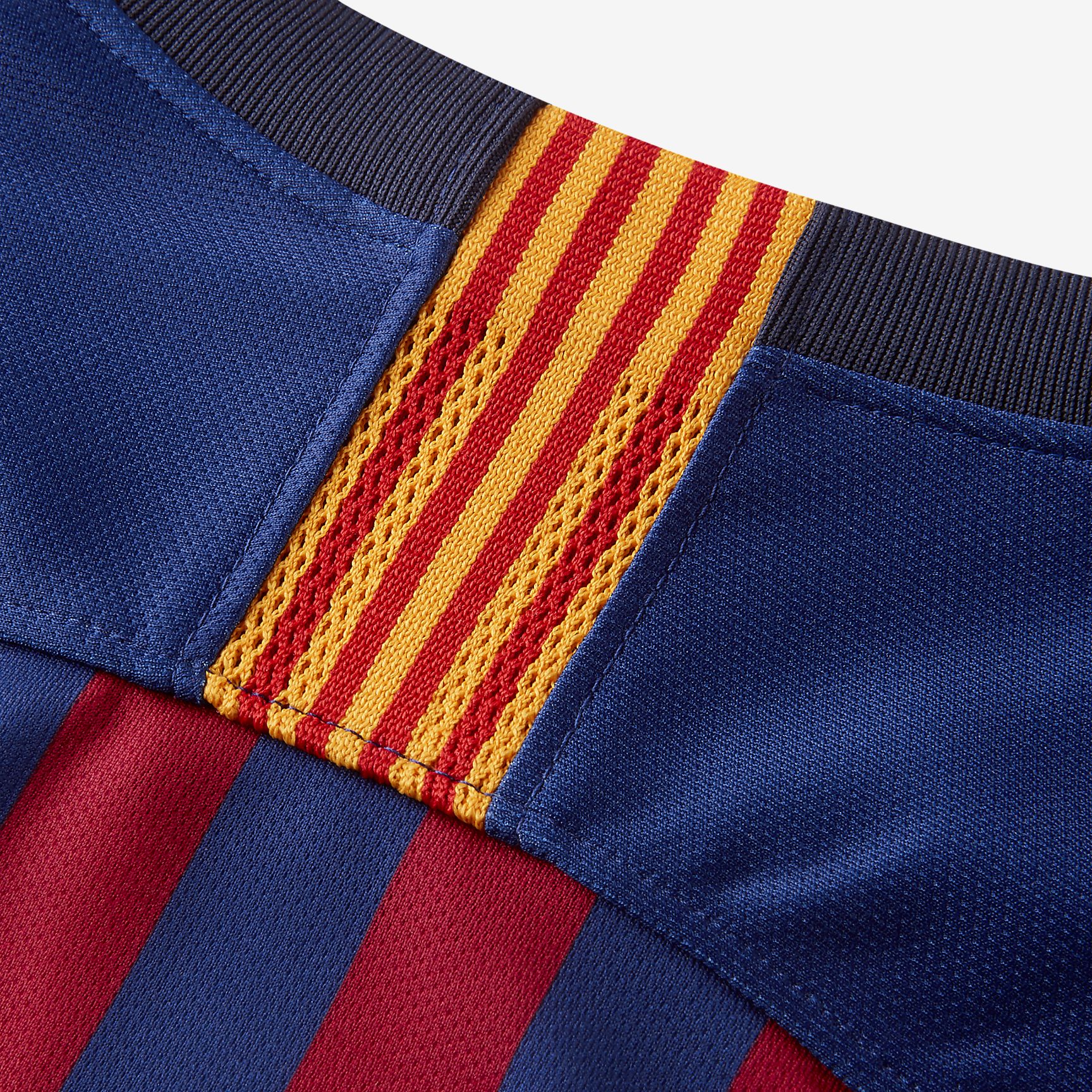Detalle Seyenara en cuello trasero del Jersey Nike FC Barcelona 2028/29 de Lionel Messi en Futbol90MX