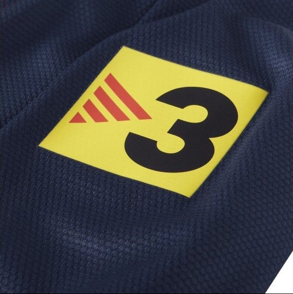 Detalle en primer plano del patrocinador en la manga del jersey local de manga larga Nike FC Barcelona de Messi 2012/13 (Ref. 478324-410) en Futbol90MX.