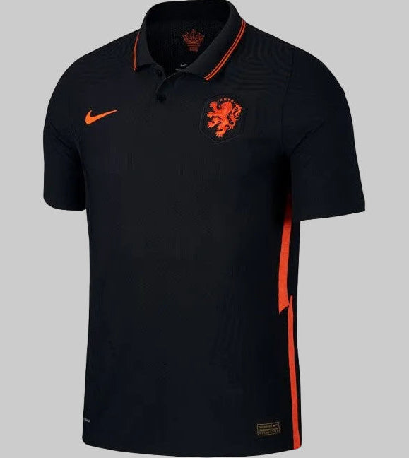 Vista frontal del jersey de visita negro de la Selección de los Países Bajos 2020/21, versión Vapor Match, personalizada con el número 10 de Memphis Depay, stock Futbol90MX