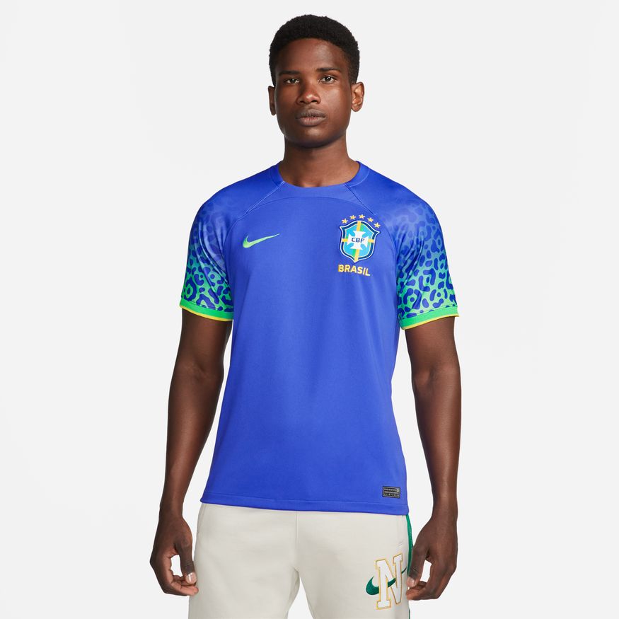 Frente del Jersey Nike Brasil de Visita con tipografia oficial de Neymar # 10 Mundial 2022 en Futbol90MX