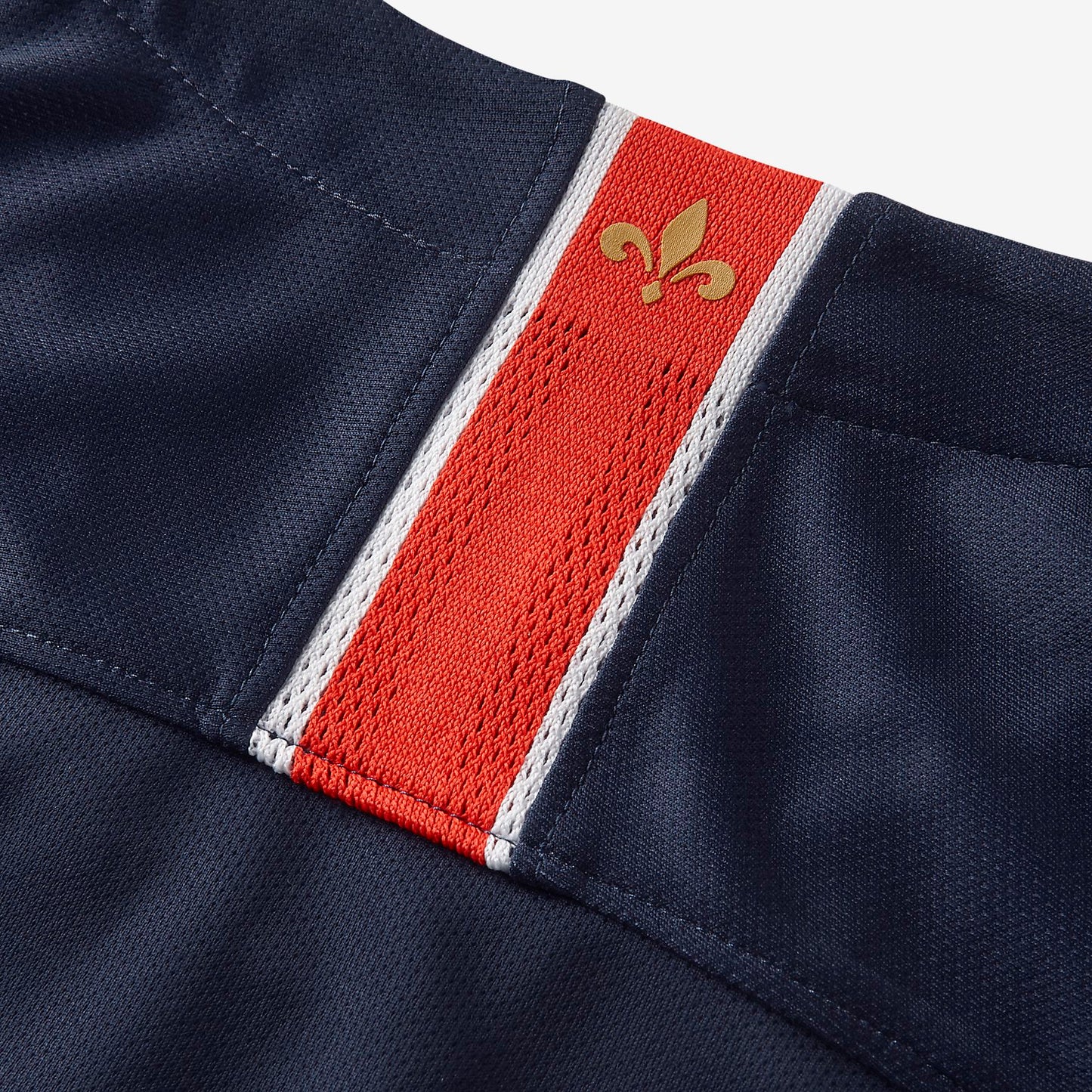 Detalle en cuello trasero en jersey  nike PSG manga larga local 2018/19