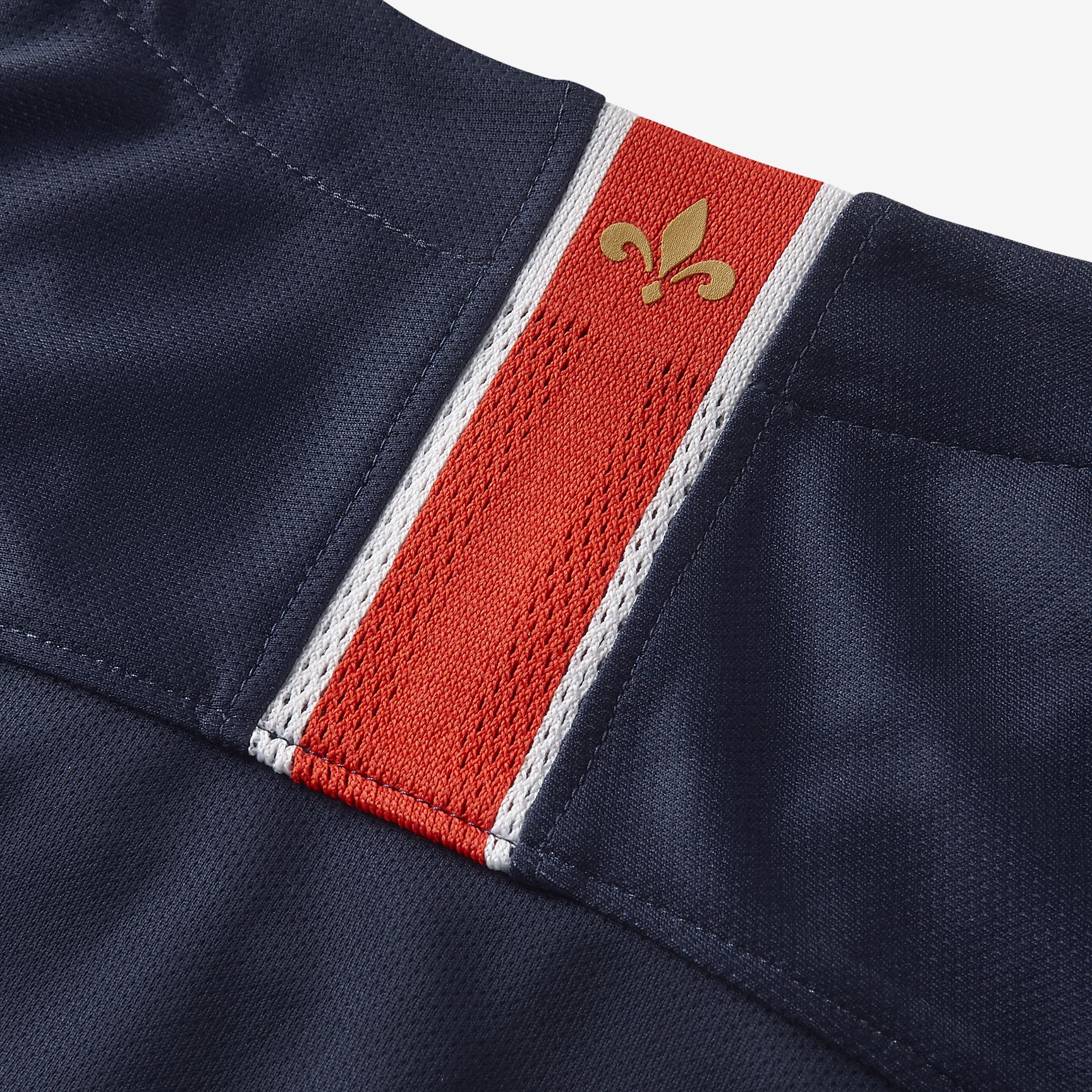 Detalle en cuello trasero en jersey  nike PSG manga larga local 2018/19