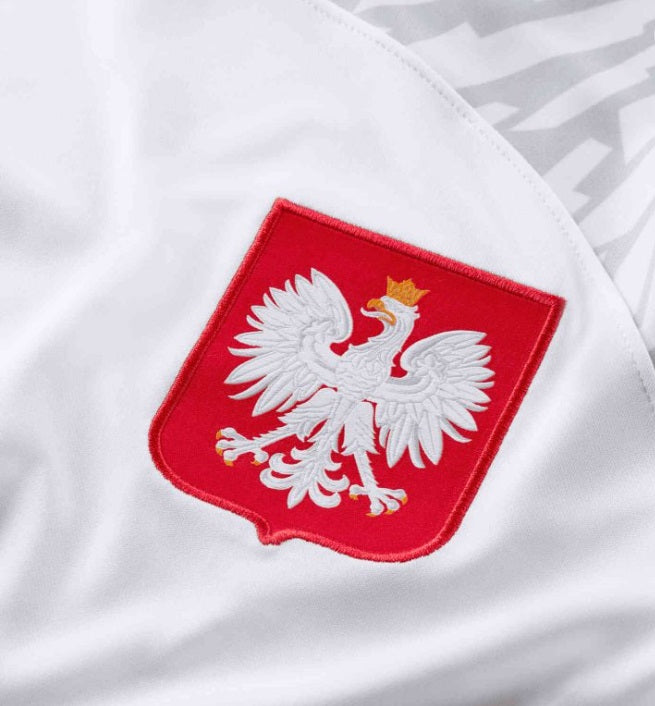 Etiquetas originales Nike NWT de jersey Polonia 2022, código de producto DN0700-100 verificado, activo genuino de la Copa Mundial - Futbol90MX.