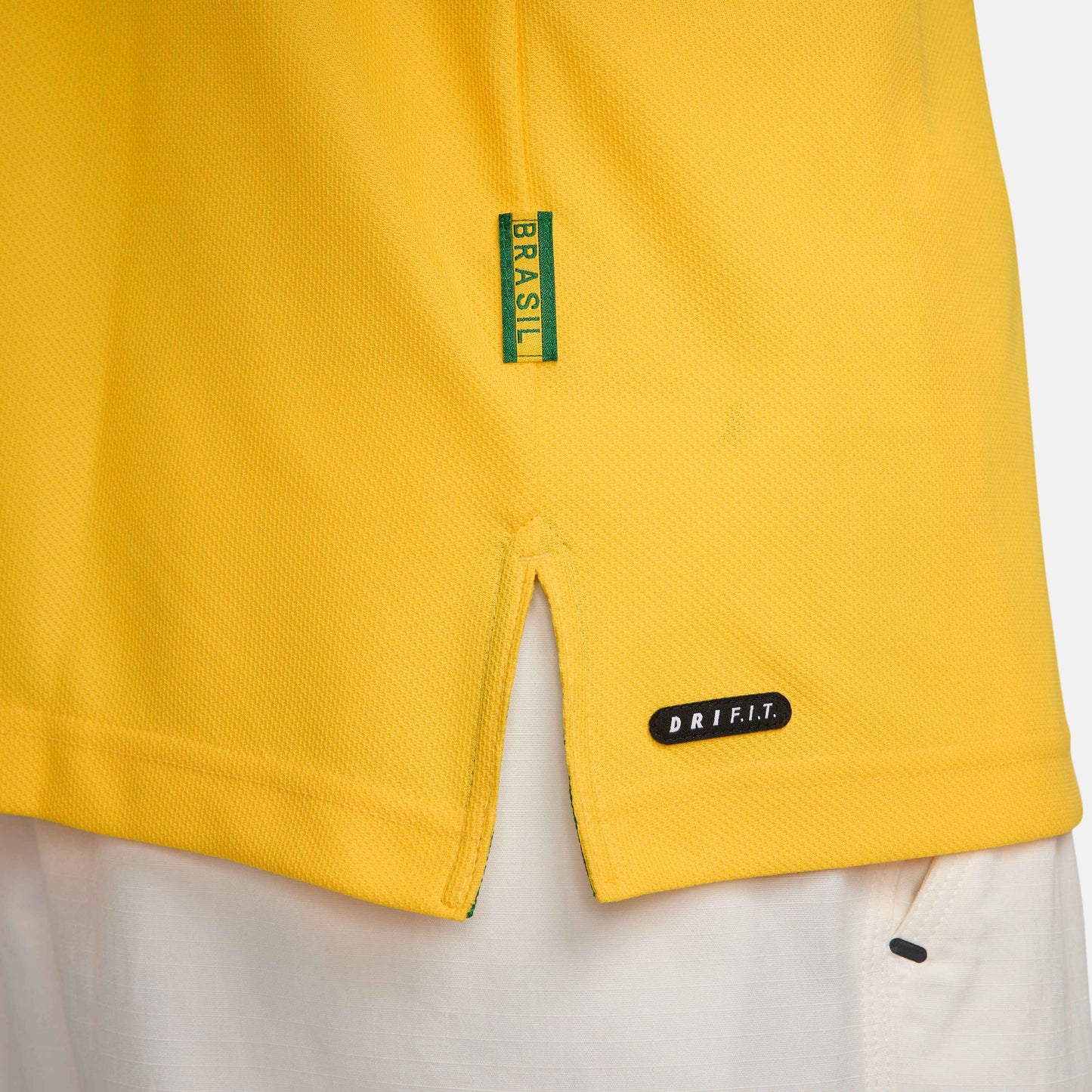 Etiqueta DRI F.I.T. en el dobladillo del Jersey Nike Brasil Local Mundial 1998 de Ronaldo 9
