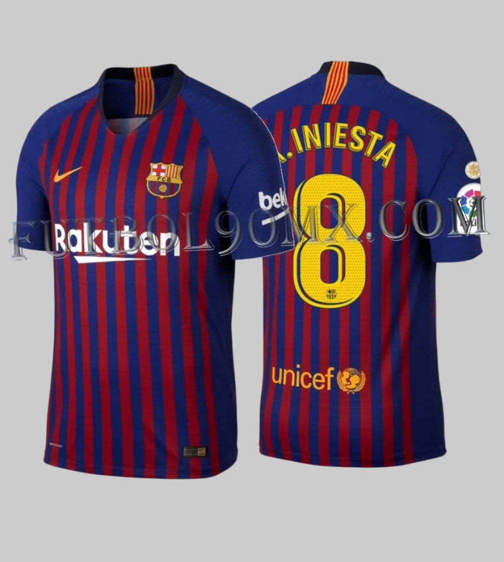 Nike Andrés Iniesta FC Barcelona Authentic Vapor Match Home Jersey 2018/19, codigo 894417-456, con las 10 franjas de los distritos de Barcelona, mostrando la vista frontal y dorsal con el número 8 en la Historical Archive Boutique de Futbol90MX