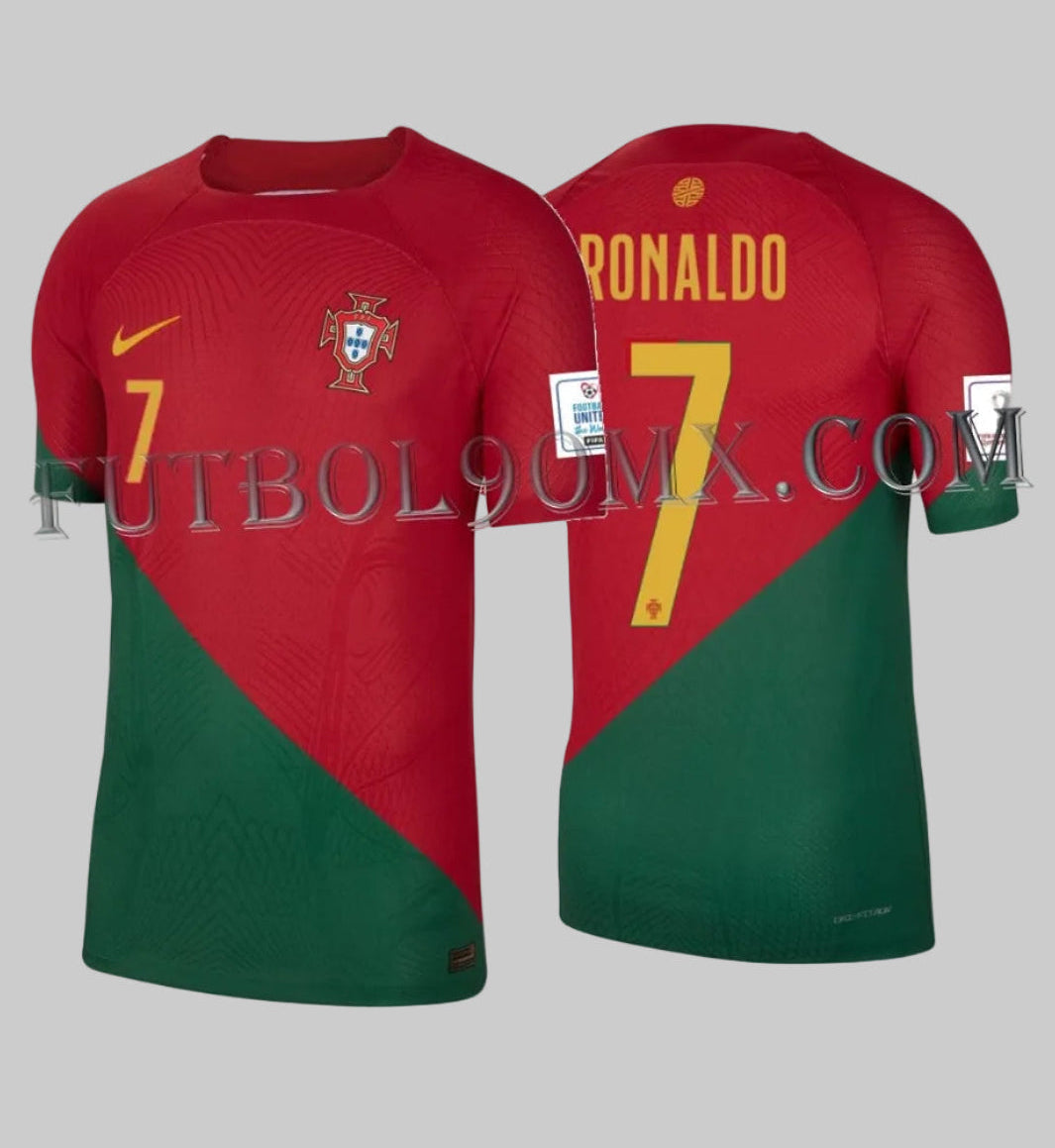 Vista dual del jersey de jugador Cristiano Ronaldo Portugal 2022 Match Local. Nombre RONALDO y número 7 en tipografía oficial. Tecnología Nike ADV DN0627-628 con patrón Jacquard de precisión. Deadstock Futbol90MX.