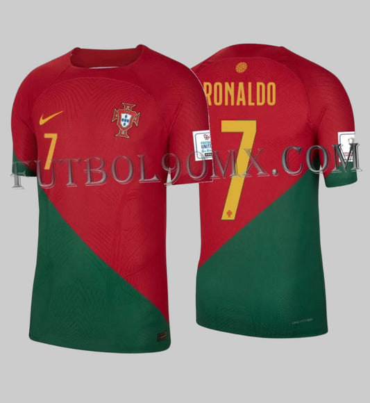 Vista dual del jersey de jugador Cristiano Ronaldo Portugal 2022 Match Local. Nombre RONALDO y número 7 en tipografía oficial. Tecnología Nike ADV DN0627-628 con patrón Jacquard de precisión. Deadstock Futbol90MX.