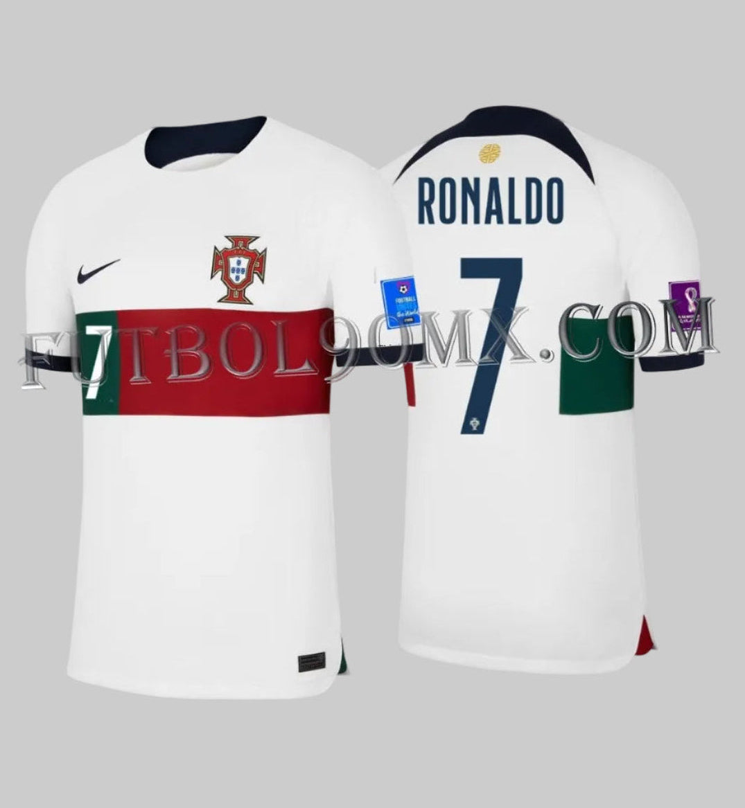 Jersey Nike de visitante de Portugal Mundial 2022 personalizado con el nombre de Cristiano Ronaldo y número 7, incluyendo parches oficiales FIFA, codigo DN0691-133, en Futbol90MX