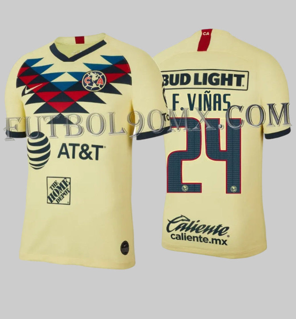 Vista frontal y posterior del jersey Nike Club América de local 2019/20 personalizado con el nombre F. VIÑAS y el dorsal 24 (Ref. AJ5527-707), exhibido en la Historical Archive Boutique.Futbol90MX