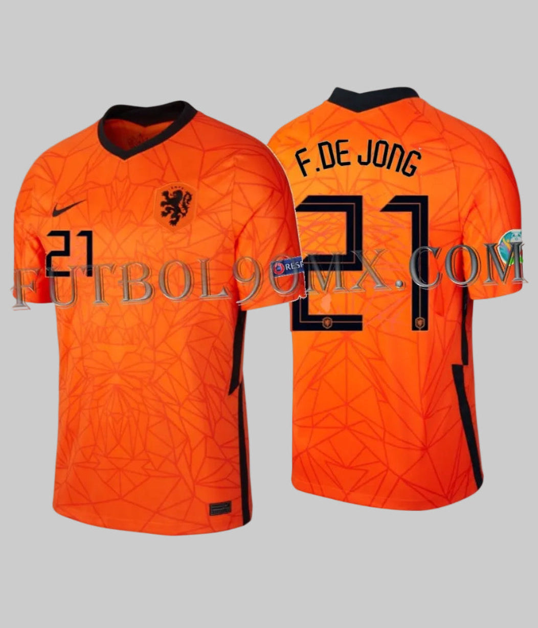 Vista dual del Jersey oficial Países Bajos local Euro 2020 con dorsal Frenkie de Jong 21, codigo Nike CD0712-819, edición de archivo deadstock disponible en Futbol90MX