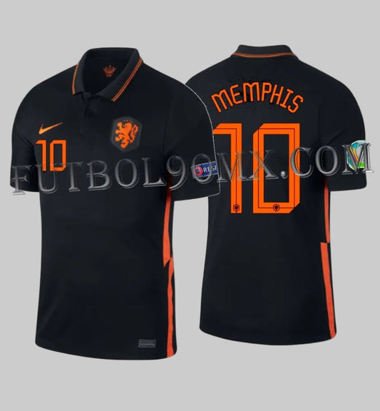 Vista dual del jersey Nike CD0711-010 Países Bajos Away 2020; frente en negro profundo con cuello polo y dorso con personalización oficial MEMPHIS #10, activo de Historical Archive Boutique Futbol90MX