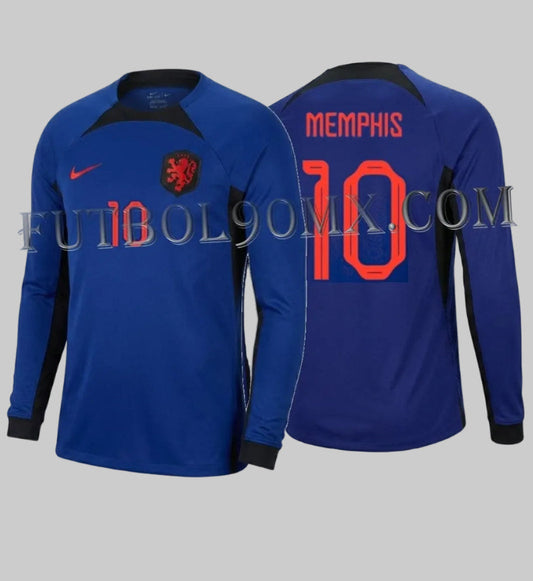 Vista dual del Jersey Nike con dorsal personalizado 'MEMPHIS 10' en version manga larga de Países Bajos Mundial 2022, estado Deadstock de colección, codigo DN0668-455 disponible en Futbol90MX