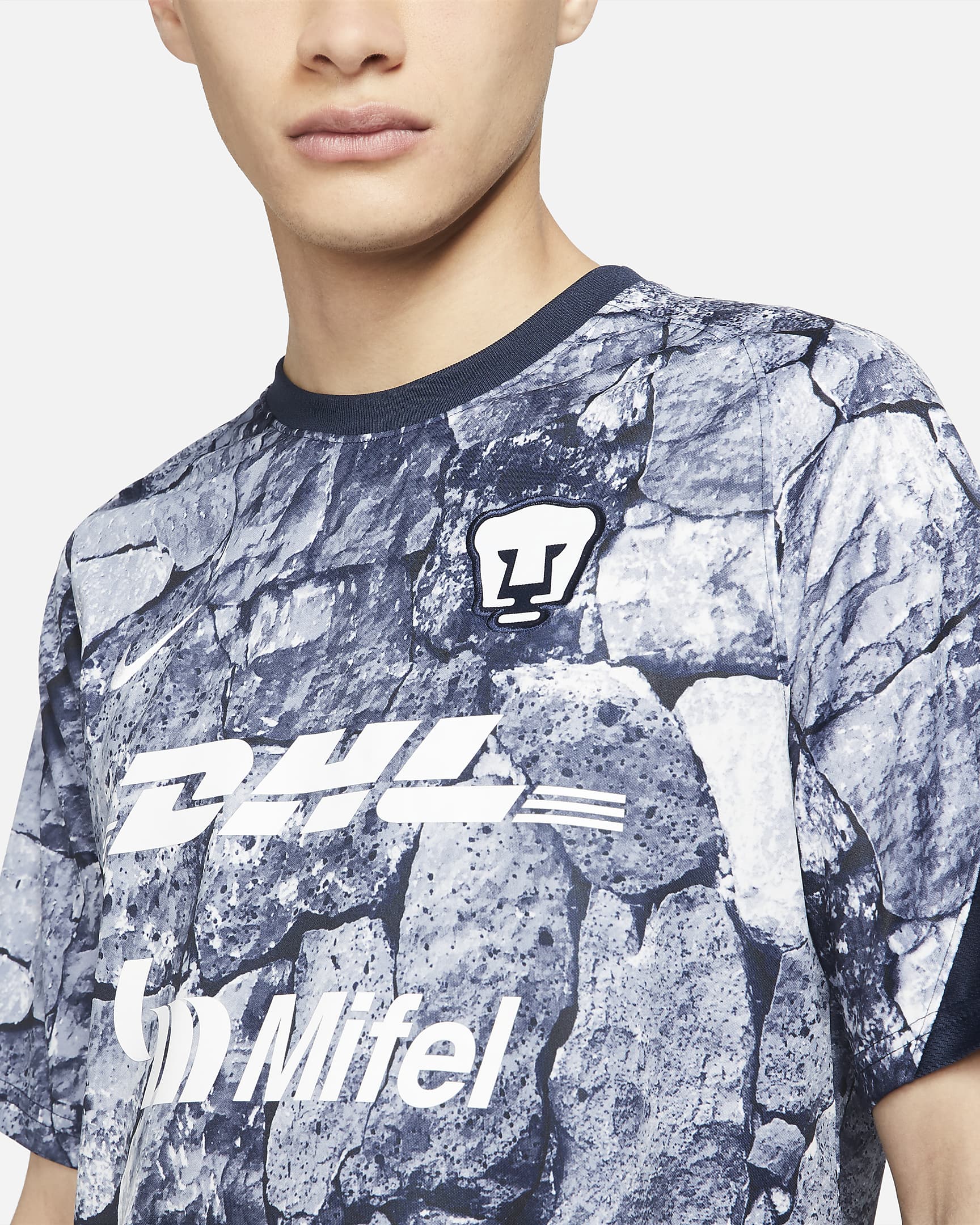 NIKE PUMAS UNAM JERSEY DE ENTRENAMIENTO PRE PARTIDO 2021/22 3
