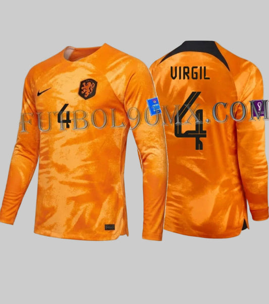 Jersey oficial Nike de local de los Países Bajos manga larga, edición Copa Mundial 2022, con personalización "VIRGIL 4" y parches oficiales de torneo, exhibido sobre fondo neutro, codigo DN0669-845, disponible Futbol90MX