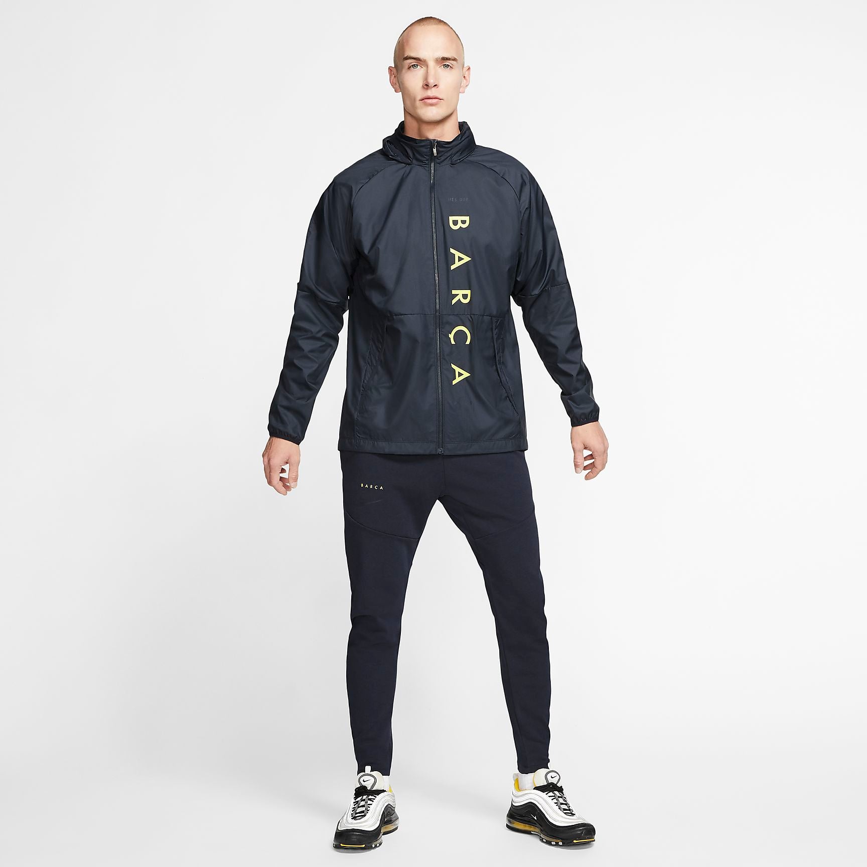 NIKE FC BARCELONA CHAMARRA LIGERA ALL WEATHER 2020 10