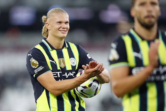 PUMA ERLING HAALAND MANCHESTER CITY JERSEY DE VISITA 2024/25 8