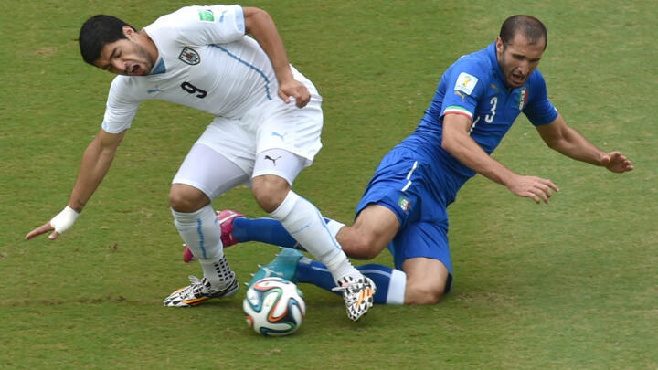 PUMA LUIS SUÁREZ URUGUAY JERSEY DE VISITA COPA MUNDIAL FIFA 2014 6