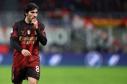 PUMA SANDRO TONALI AC MILAN X KOCHE JERSEY CUARTO 2022/23 7