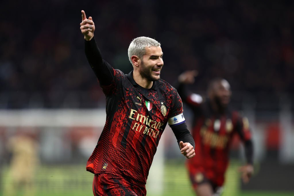 PUMA THEO HERNANDEZ AC MILAN X KOCHE JERSEY CUARTO 2022/23 7