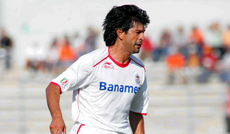 UNDER ARMOUR JOSE S. CARDOZO CLUB DEPORTIVO TOLUCA JERSEY DE VISITA 2015/16 3