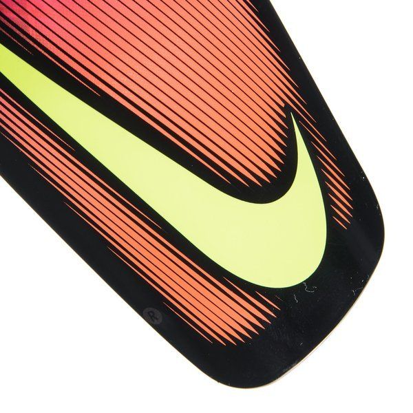 NIKE MERCURIAL LITE ESPINILLERAS Pink Blast 4