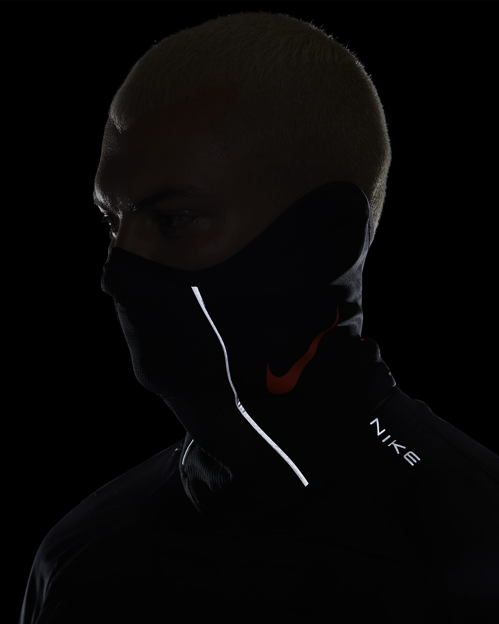 NIKE STRIKE WINTER WARRIOR SNOOD Negro/Blanco 5
